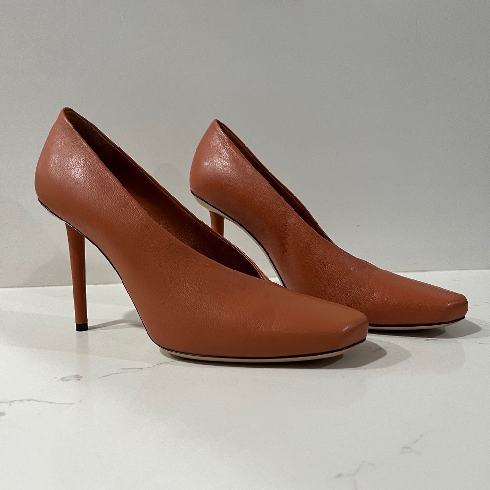 Burberry  size 39 Heels